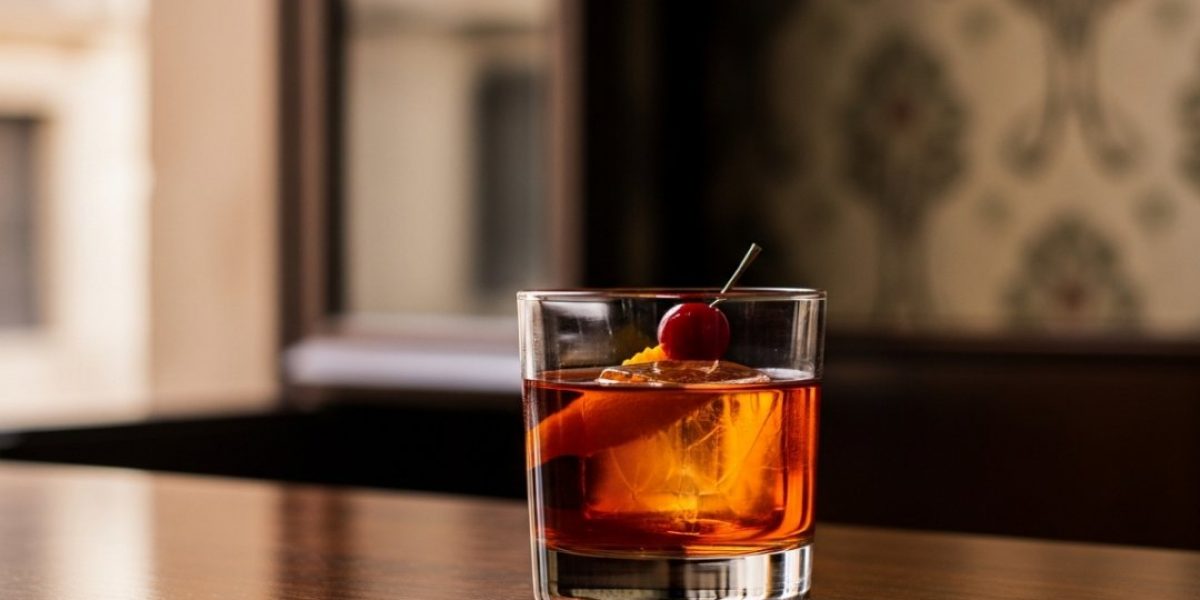 Coctelería clásica en Barcelona: el alma de la ciudad en cada sorbo